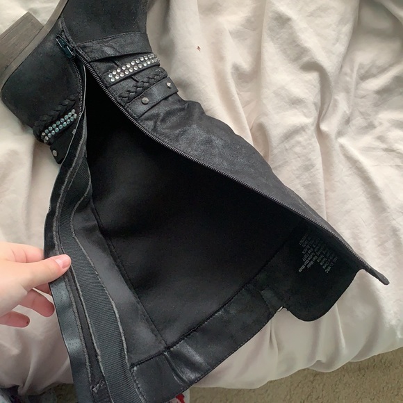 Black boots - Picture 5 of 6